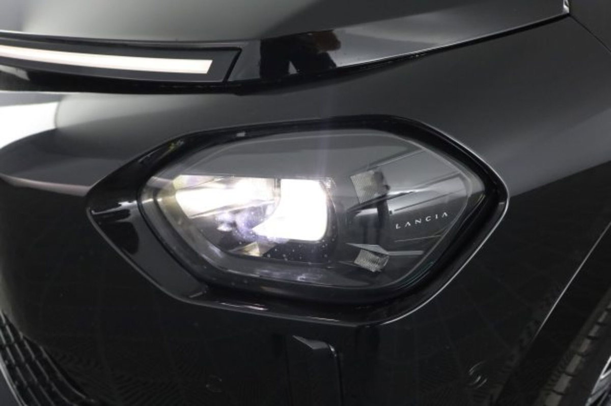 Lancia Ypsilon 1.2 LX 100cv (9)