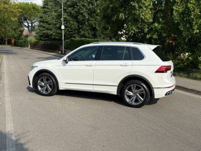 Volkswagen Tiguan 2.0 TDI 150 CV SCR DSG 4MOTION R-Line (17)