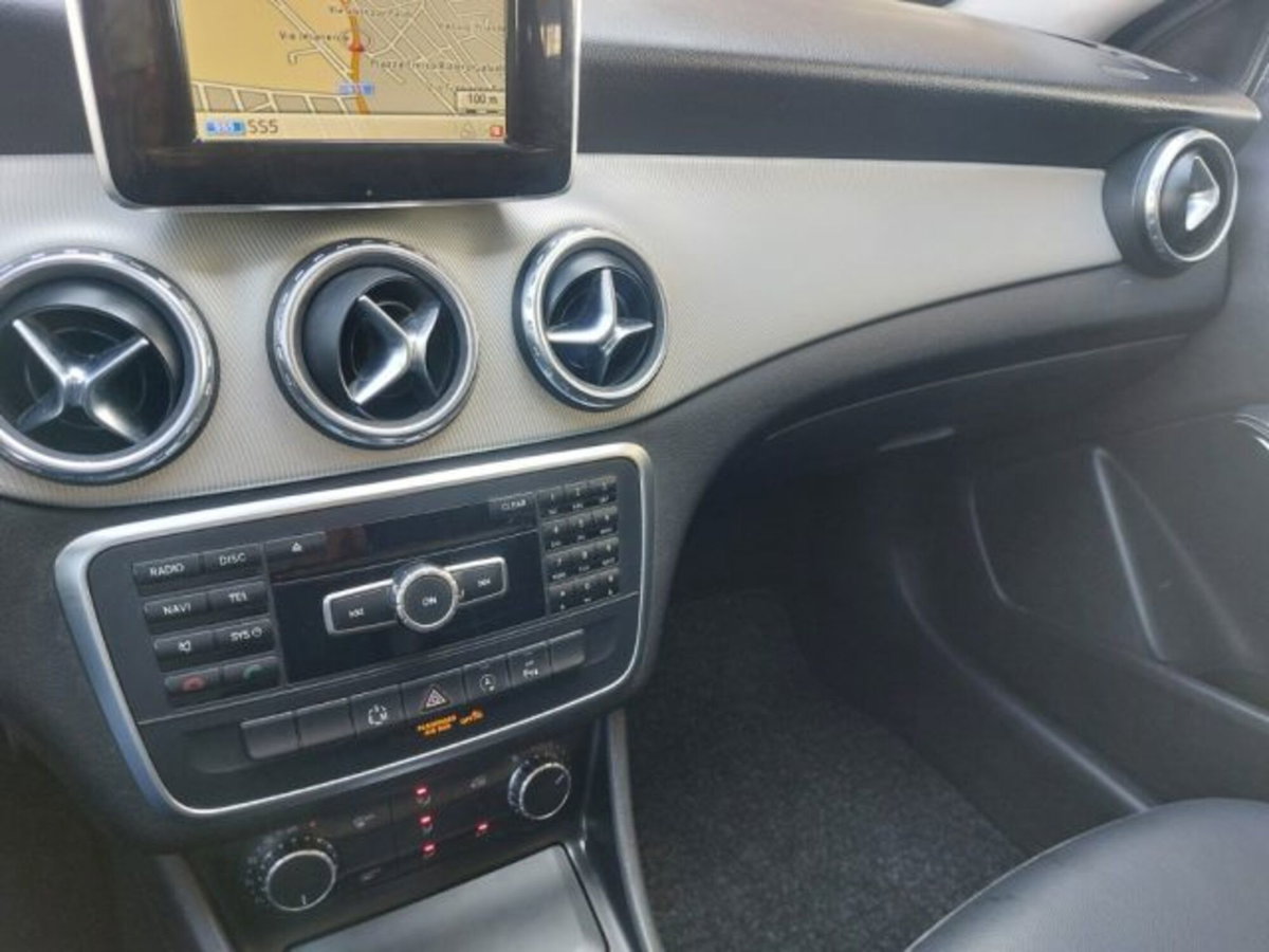 Mercedes-Benz GLA SUV 200 d Automatic Sport (16)
