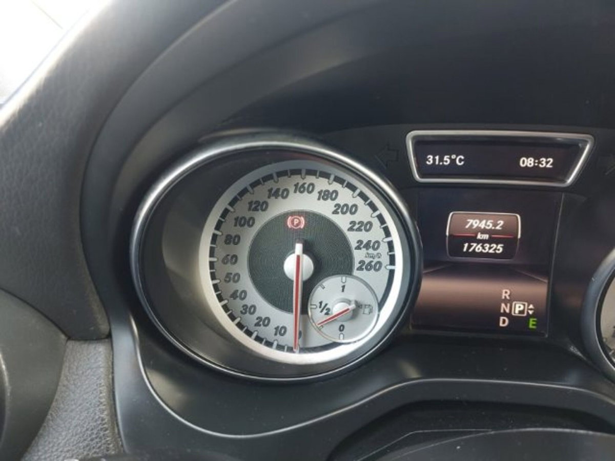 Mercedes-Benz GLA SUV 200 d Automatic Sport (8)