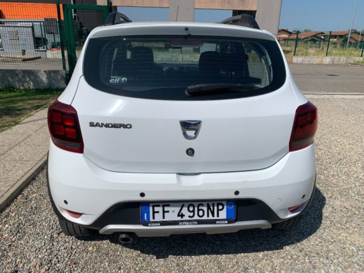 Dacia Sandero 0.9 TCe 12V TurboGPL 90CV Start&Stop Lauréate (4)