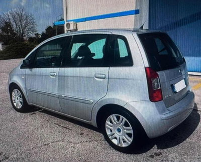 Fiat Idea 1.2 16V BlackLabel (2)