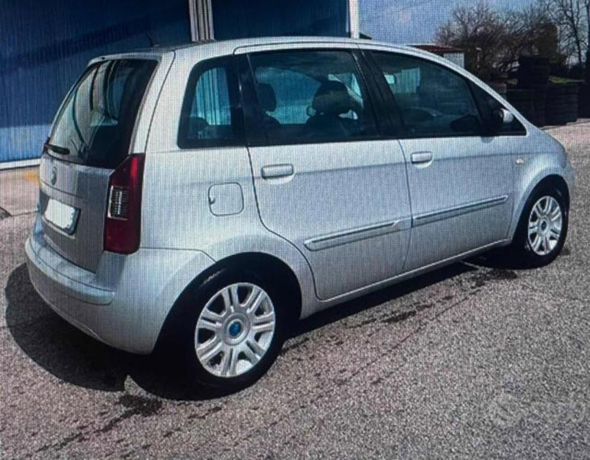 Fiat Idea 1.2 16V BlackLabel (5)
