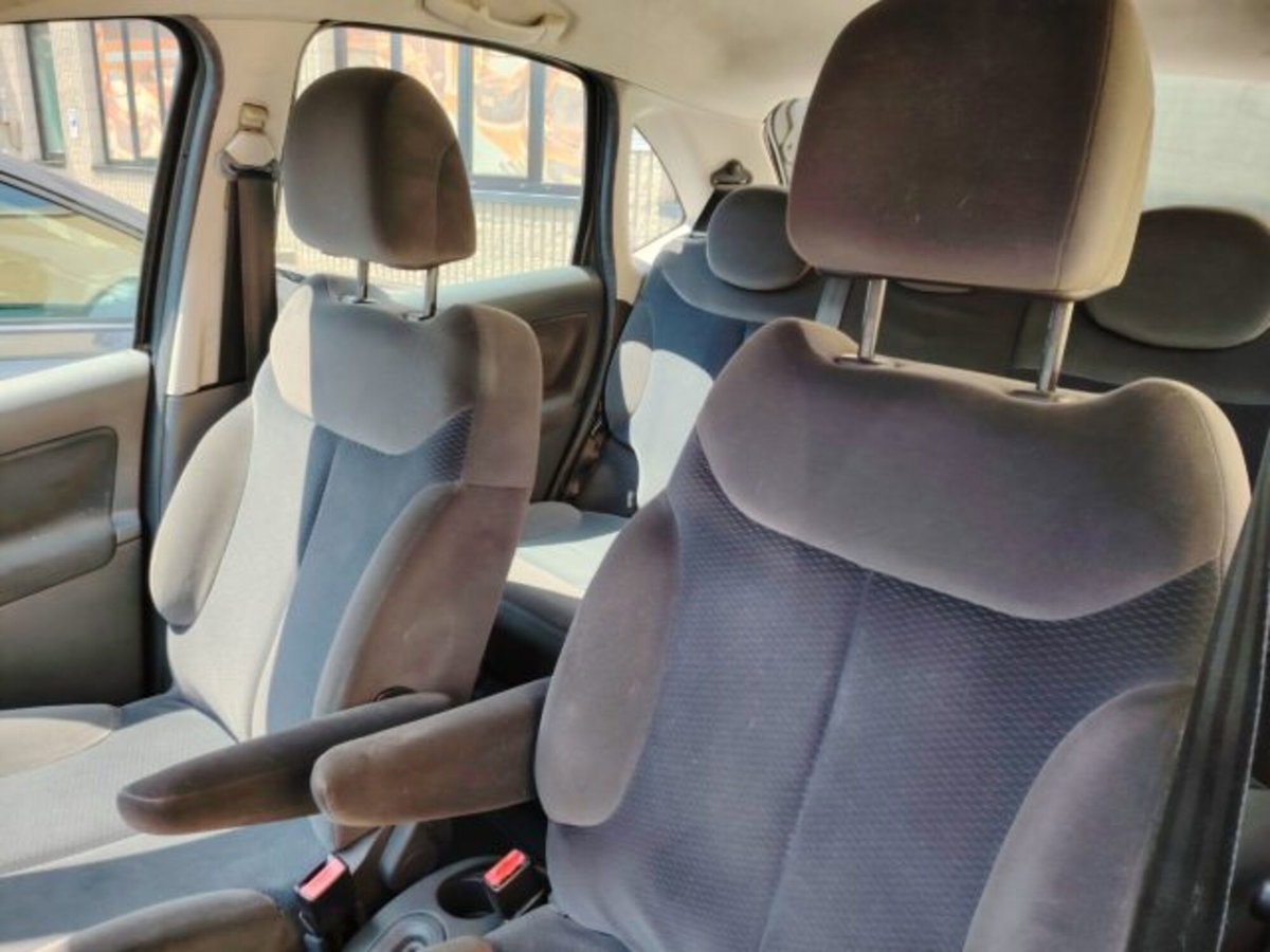 Citroen C3 1.1 airdream Exclusive Style (11)