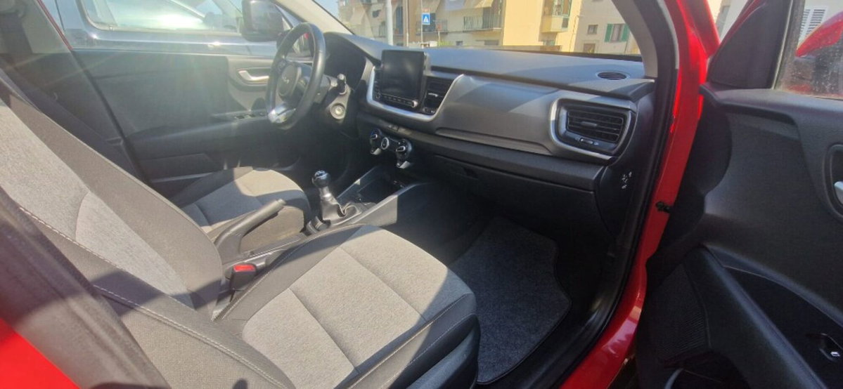 Kia Stonic 1.2 DPI Urban (3)
