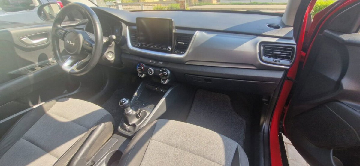 Kia Stonic 1.2 DPI Urban (4)