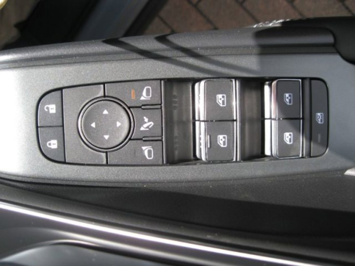 Nissan Qashqai 1.3 mhev Tekna 4wd 158cv xtronic (14)