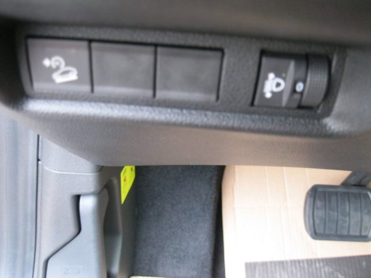 Jeep Avenger 1.2 turbo Summit fwd 100cv (17)
