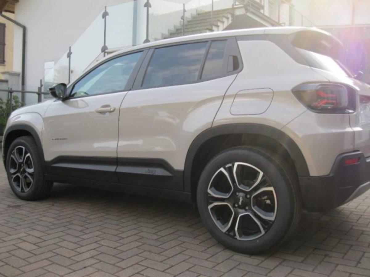 Jeep Avenger 1.2 turbo Summit fwd 100cv (4)