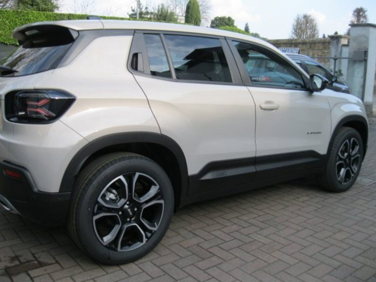 Jeep Avenger 1.2 turbo Summit fwd 100cv (8)