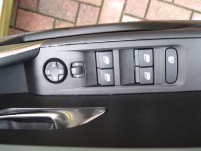 Lancia Ypsilon 1.2 mhev Edizione Limitata Cassina e-dct (10)