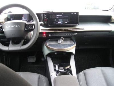Lancia Ypsilon 1.2 mhev Edizione Limitata Cassina e-dct (8)