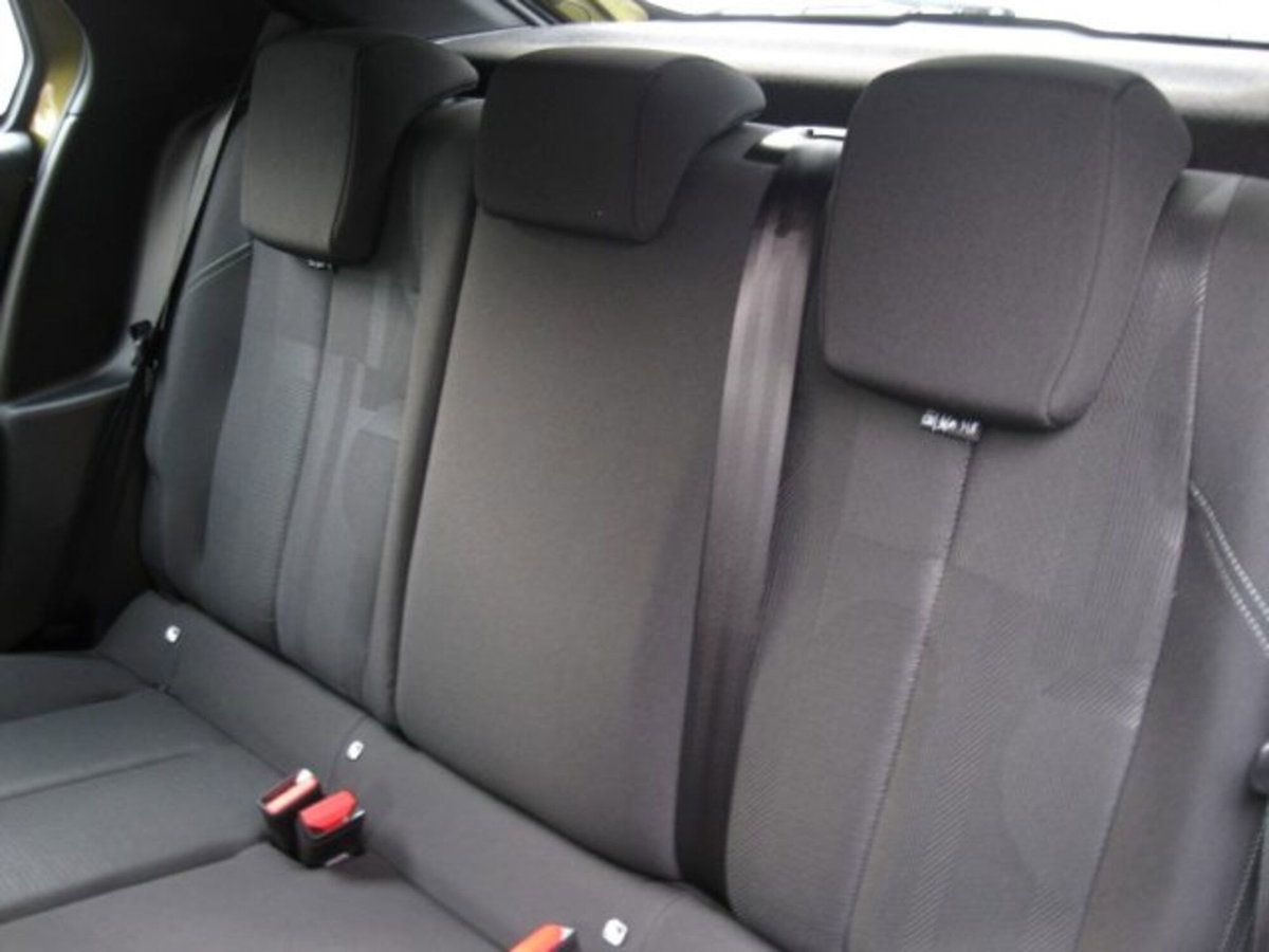 Lancia Ypsilon 1.2 mhev Edizione Limitata Cassina e-dct (9)