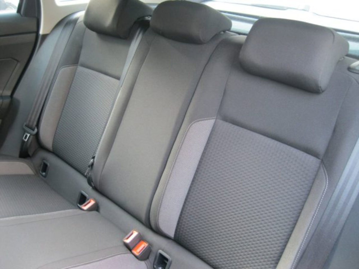 Volkswagen Taigo 1.0 tsi Life 115cv (10)