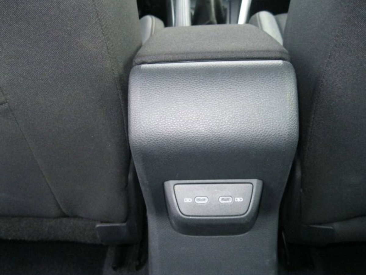 Volkswagen Taigo 1.0 tsi Life 115cv (11)