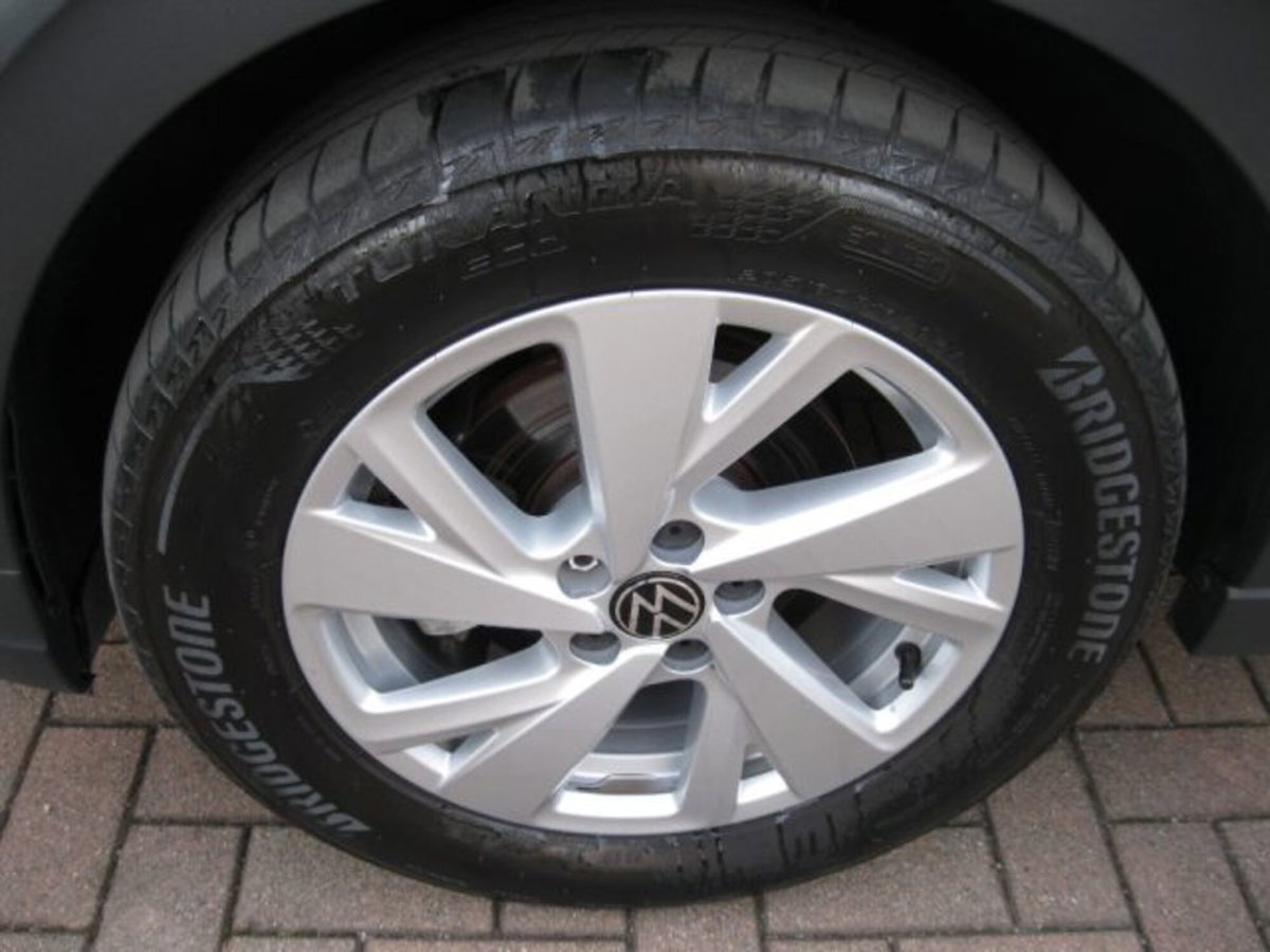 Volkswagen Taigo 1.0 tsi Life 115cv (3)