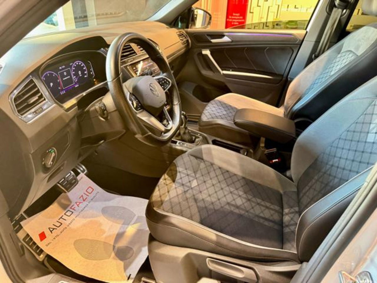 Volkswagen Tiguan 2.0 TDI 150 CV SCR DSG 4MOTION R-Line (14)