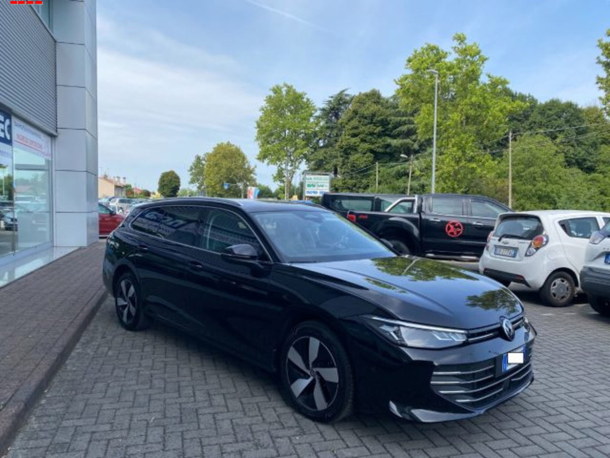 Volkswagen Passat Variant 2.0 TDI SCR EVO DSG Business (4)
