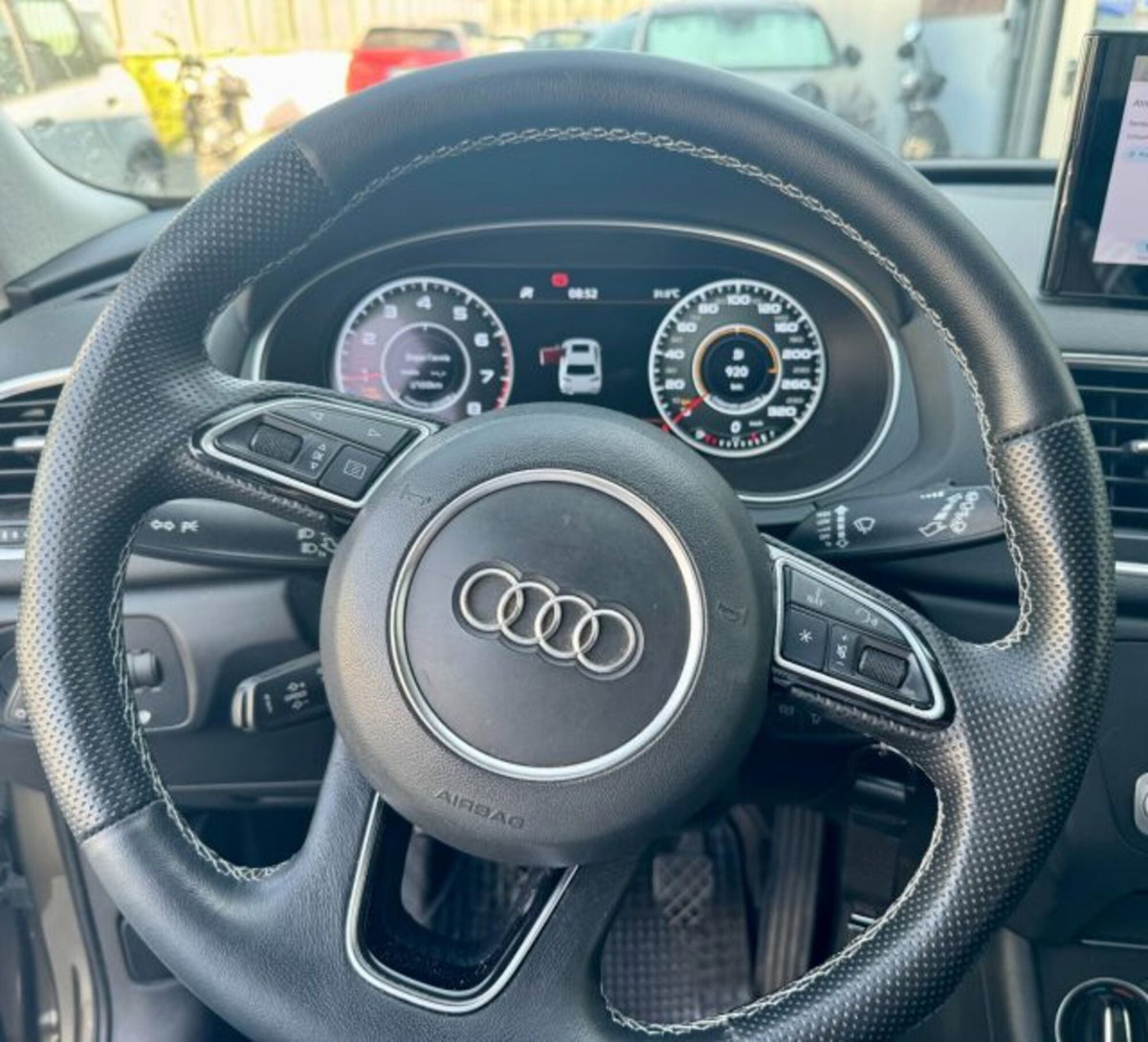 Audi Q3 2.0 TDI 120 CV Business (13)