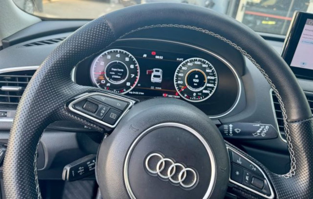 Audi Q3 2.0 TDI 120 CV Business (14)