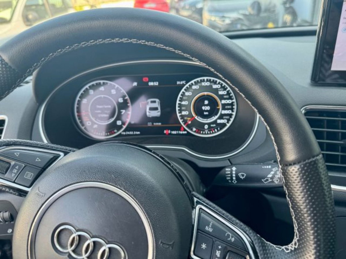 Audi Q3 2.0 TDI 120 CV Business (15)