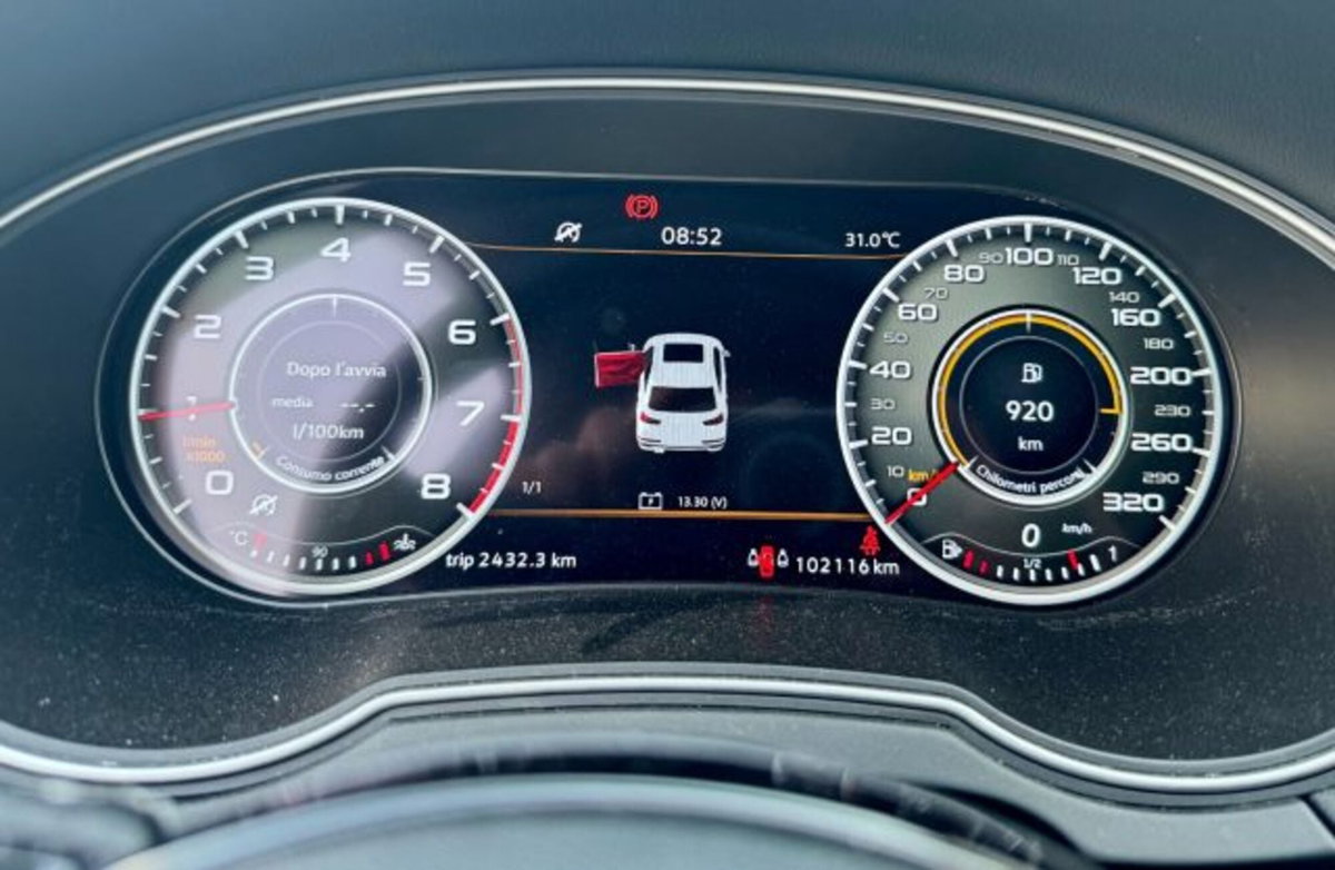 Audi Q3 2.0 TDI 120 CV Business (16)