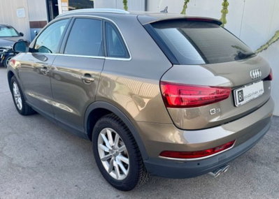 Audi Q3 2.0 TDI 120 CV Business (2)