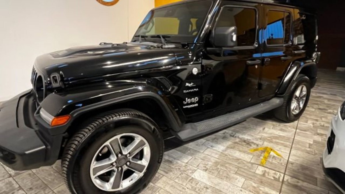 Jeep Wrangler Unlimited 2.2 Mjt II Sahara (3)