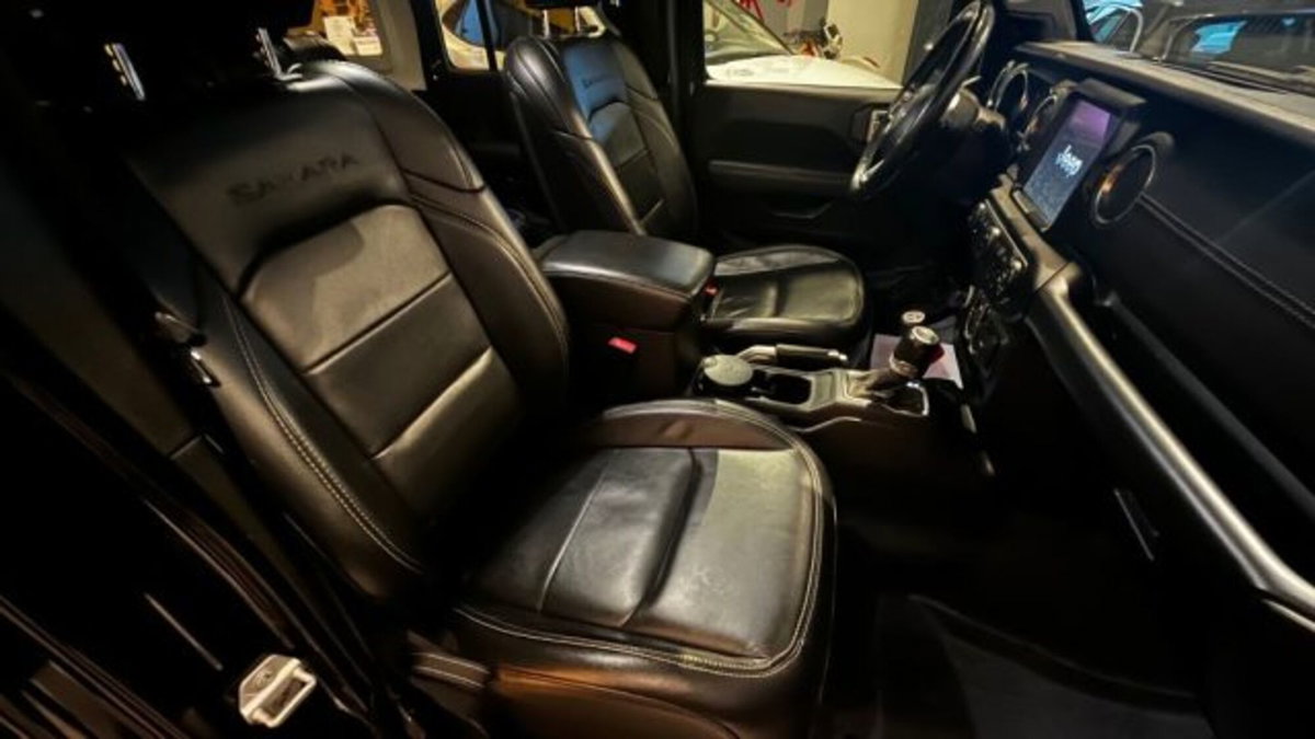 Jeep Wrangler Unlimited 2.2 Mjt II Sahara (7)