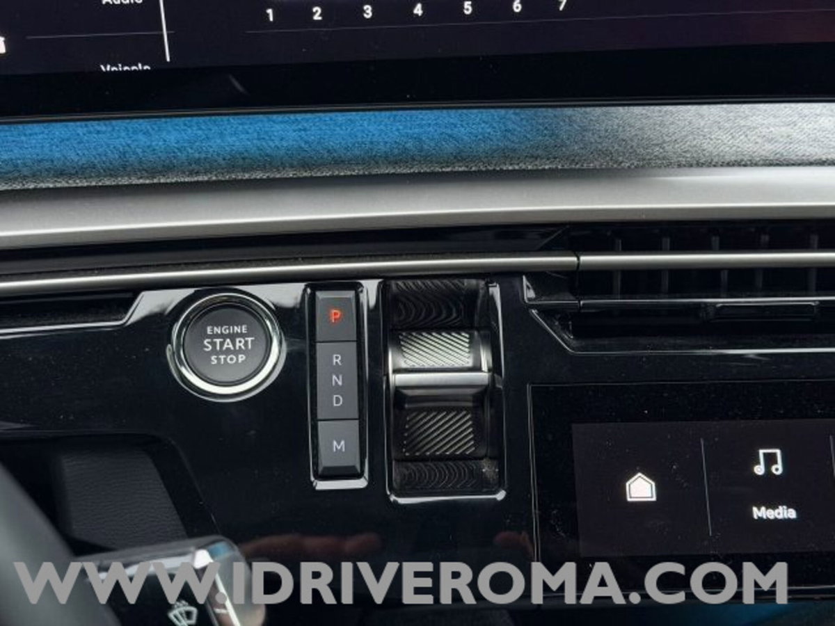 Peugeot 3008 1.2 hybrid GT Exclusive 145cv e-dcs6 (14)