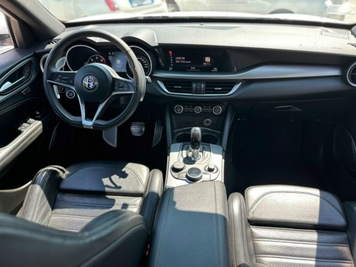 Alfa Romeo Stelvio Stelvio 2.2 Turbodiesel 210 CV AT8 Q4 Executive (10)