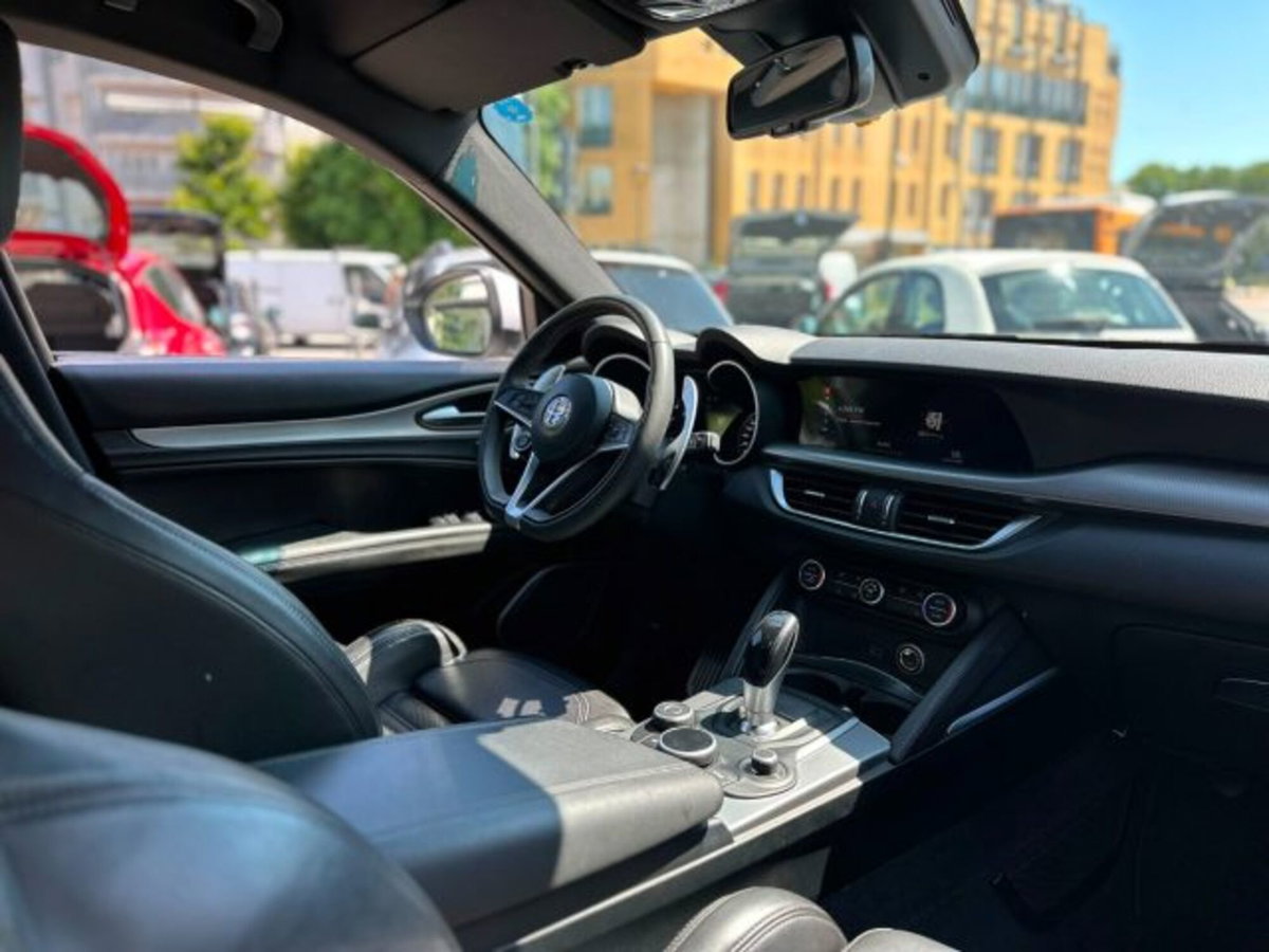 Alfa Romeo Stelvio Stelvio 2.2 Turbodiesel 210 CV AT8 Q4 Executive (9)