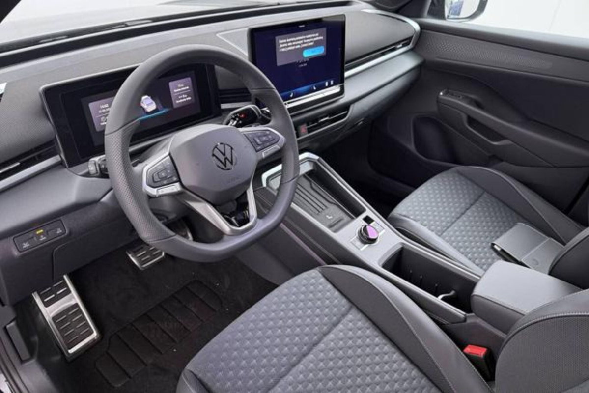 Volkswagen T-Roc 1.5 etsi R-Line 150cv dsg (2)