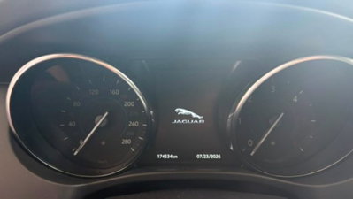 Jaguar F-Pace 2.0 D 180 CV Pure (10)