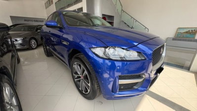 Jaguar F-Pace 2.0 D 180 CV Pure (2)
