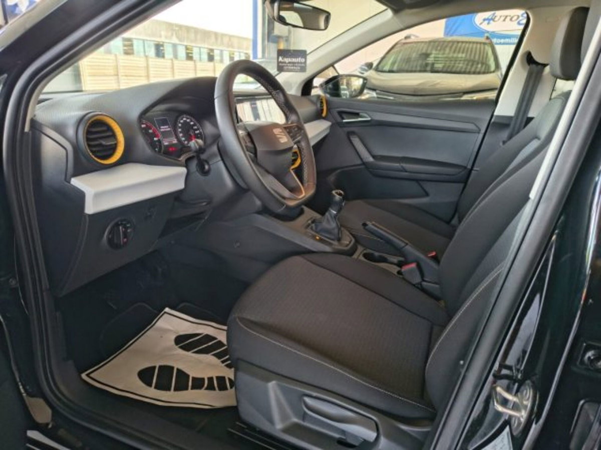 SEAT Ibiza 1.0 TGI 5 porte Business (10)