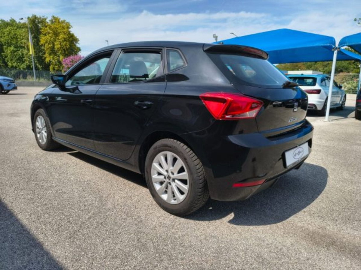 SEAT Ibiza 1.0 TGI 5 porte Business (7)