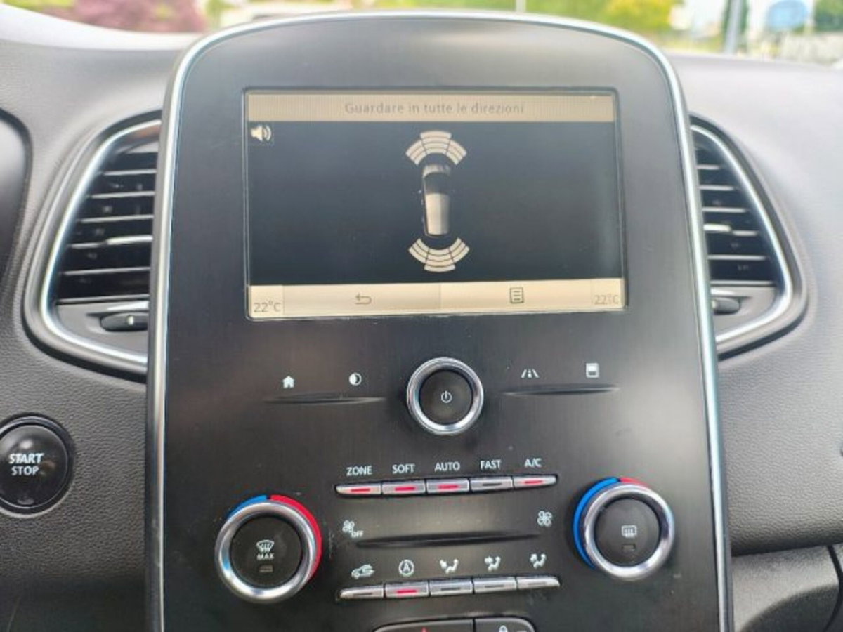 Renault Scenic E-Tech Electric 1.9 dCi Luxe Dynamique (14)