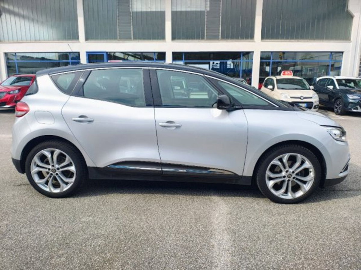 Renault Scenic E-Tech Electric 1.9 dCi Luxe Dynamique (5)
