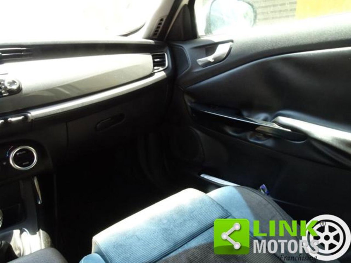 Alfa Romeo Giulietta 1.6 JTDm-2 Giulietta (11)