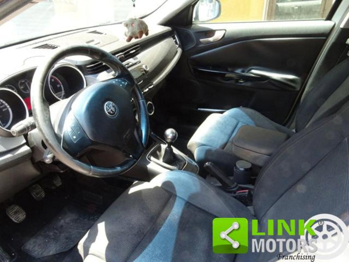 Alfa Romeo Giulietta 1.6 JTDm-2 Giulietta (7)