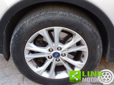 Ford Kuga 2.0 TDCI 150 CV S&S 4WD Titanium (13)
