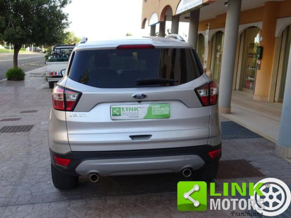Ford Kuga 2.0 TDCI 150 CV S&S 4WD Titanium (5)