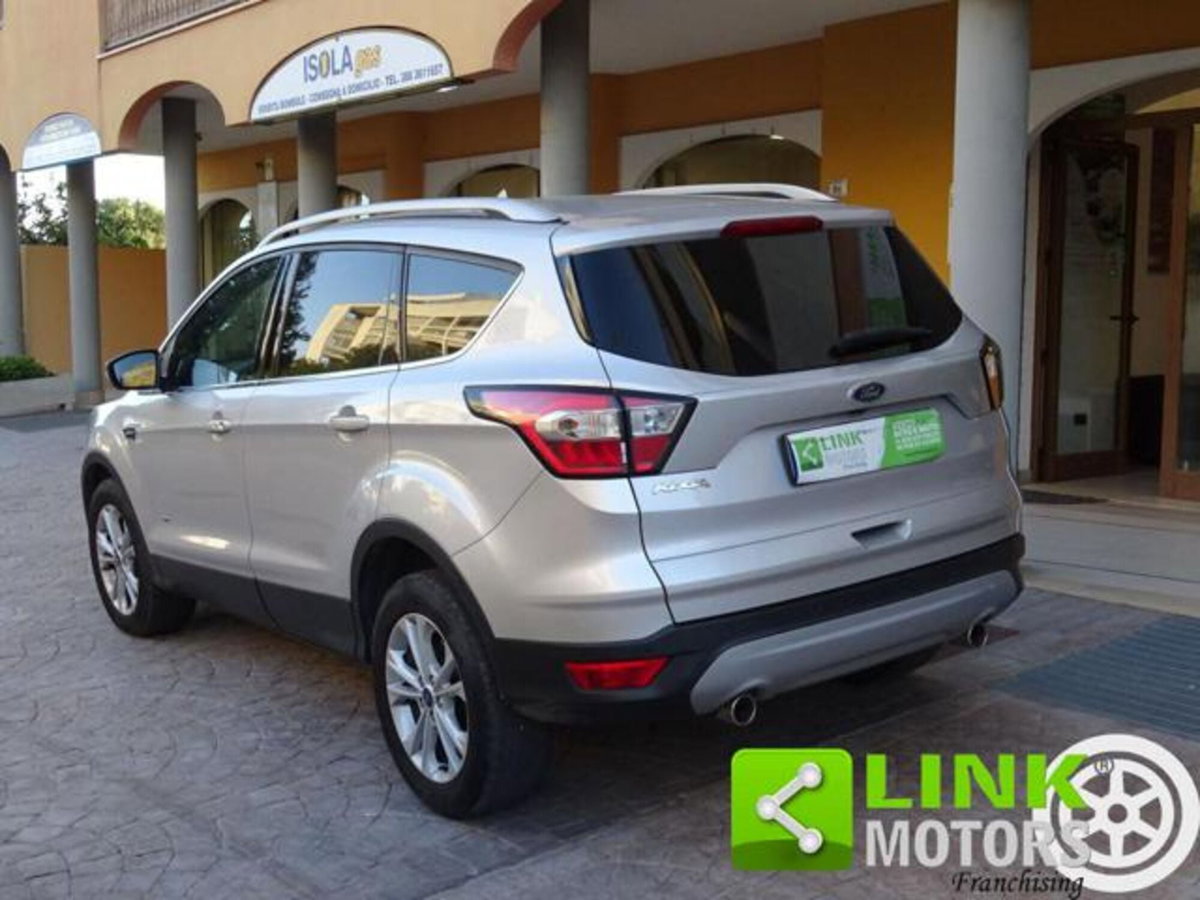 Ford Kuga 2.0 TDCI 150 CV S&S 4WD Titanium (6)