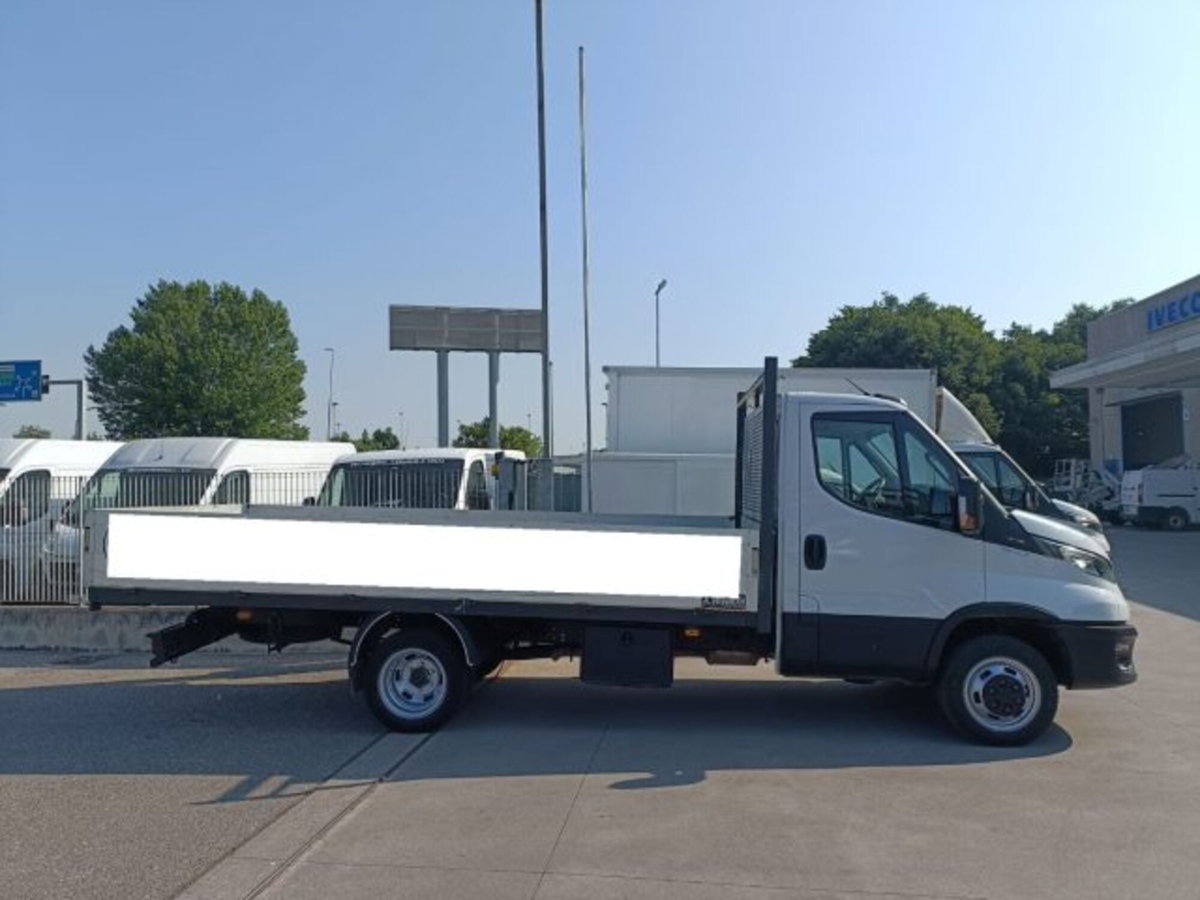 Iveco Daily Furgone 35S16HV 3.0 HPT PLM-TA Furgone (6)