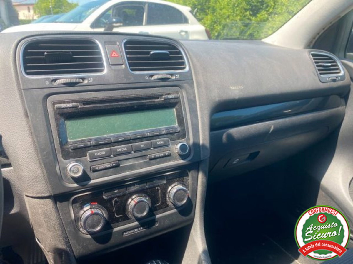 Volkswagen Golf 1.6 5p. Trendline BiFuel (5)