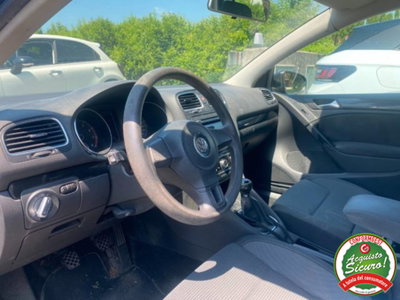 Volkswagen Golf 1.6 5p. Trendline BiFuel (6)