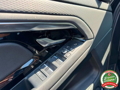 Land Rover Range Rover Evoque 2.0D I4-L.Flw 150CV AWD Auto R-Dynamic SE (12)
