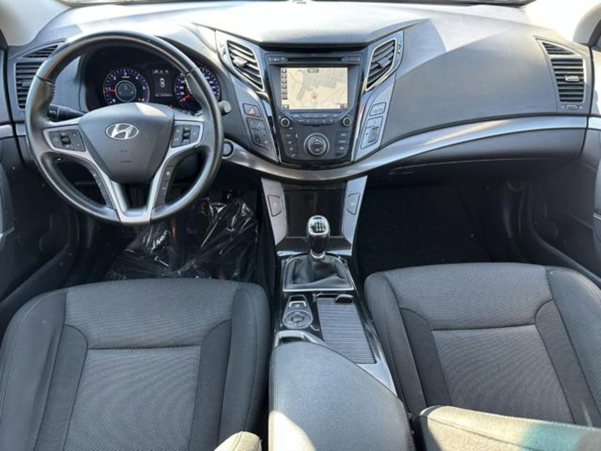 Hyundai i40 Station Wagon 1.7 CRDi 141 CV Business (14)