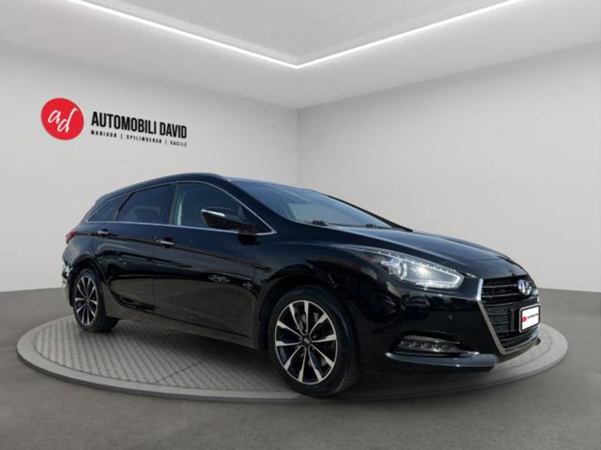 Hyundai i40 Station Wagon 1.7 CRDi 141 CV Business (2)
